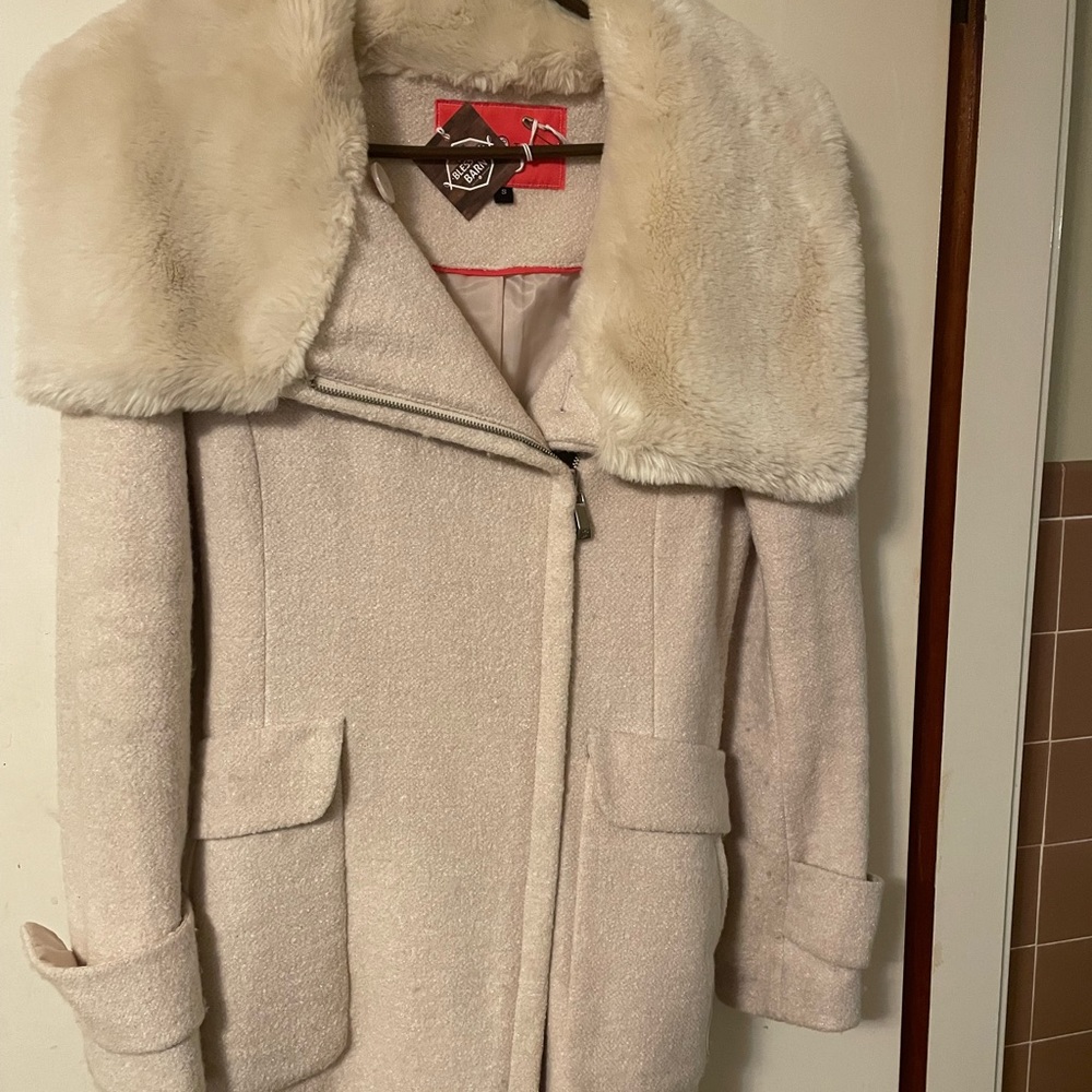 Ivanka Trump White Coat